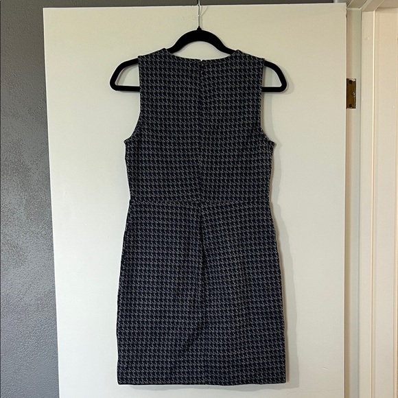 Banana Republic Navy and White Houndstooth Mini Dress - Picture 4 of 7
